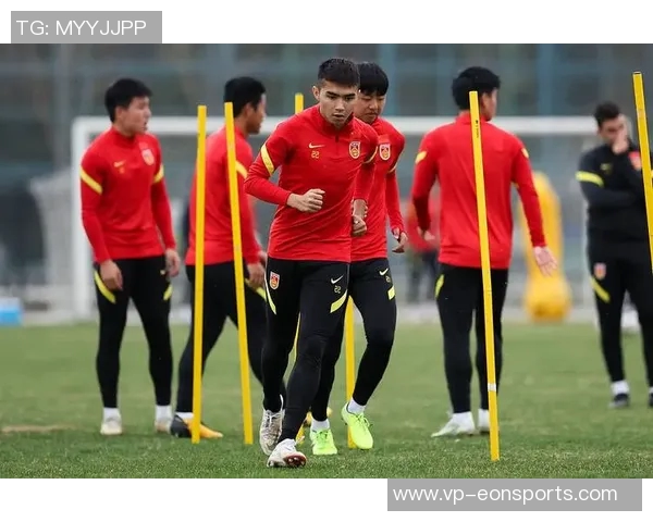 拜合拉木启程新疆飞往深圳随后直奔肇庆加入U22国足集训