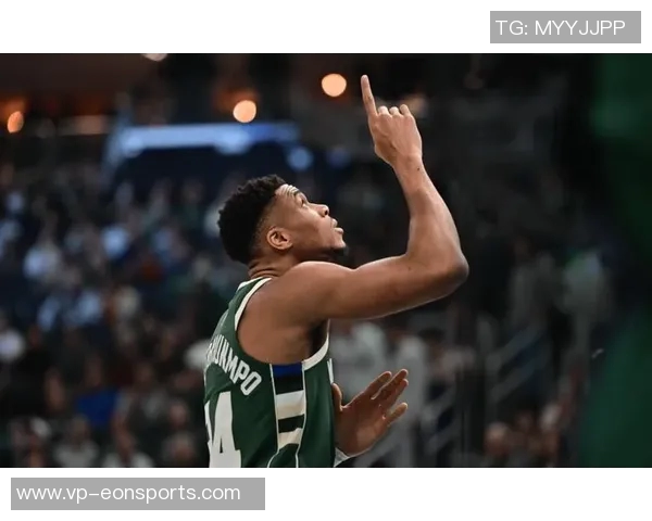 小里盛赞字母哥风度翩翩湖记调侃其在比赛用球管理上有所提升